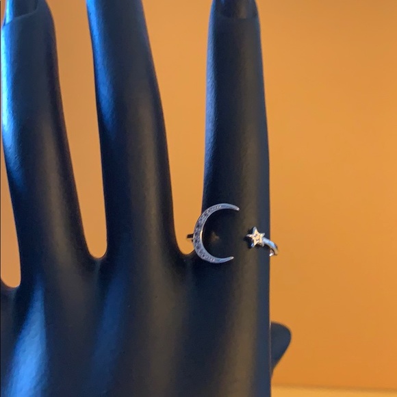 Cubic Zirconia Ring - Picture 1 of 2